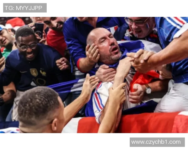 姆巴佩最新举动引发热烈争议球迷炸锅纷纷热议他未来走向