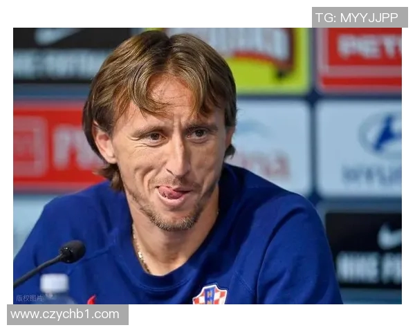 战术剖析：莫德里奇如何凭借独特视野和节奏感掌控中场比赛