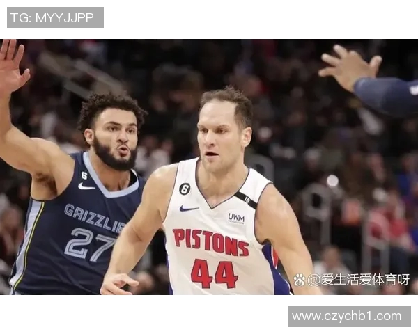 太阳赛场微妙小动作引发广泛讨论球迷热议背后原因